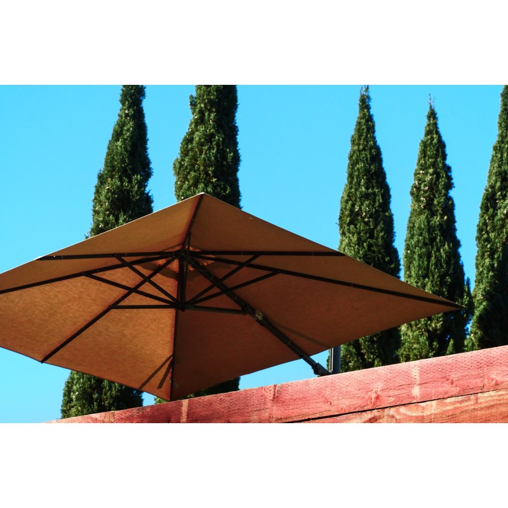 Column-style propane fire feature