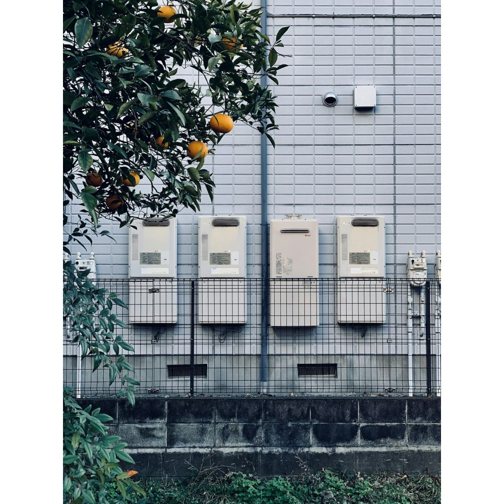 Large off-grid power inverter