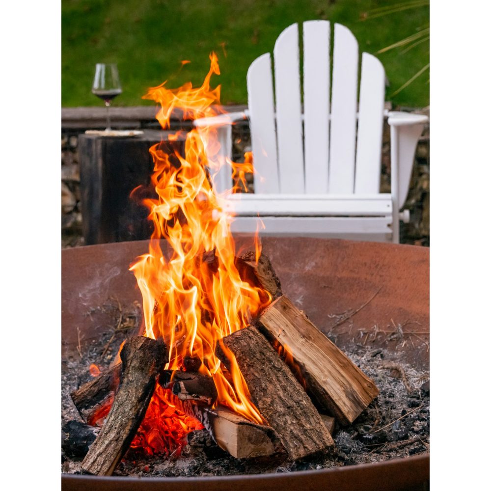 Outdoor cooking fire pit with grill grate