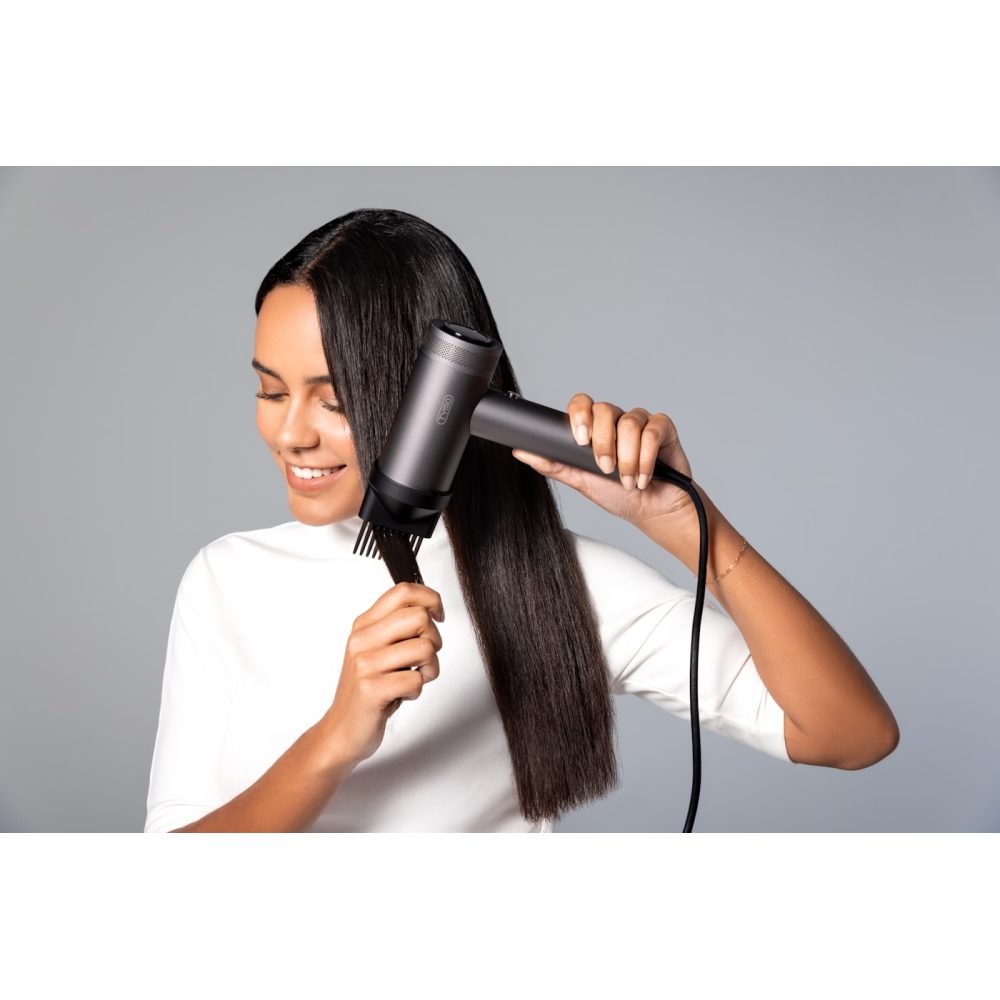 Percussion massage gun with attachment heads